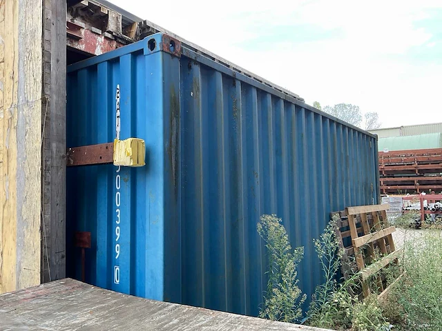 Zeecontainer - afbeelding 10 van  12