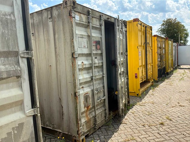 Zeecontainer - afbeelding 1 van  2