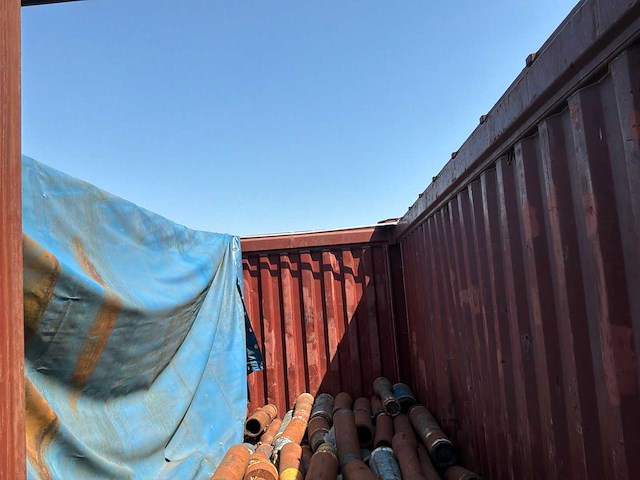 Zeecontainermet divers boorgereedschap "plumbing /x-overs" - afbeelding 4 van  9