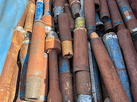 Zeecontainermet divers boorgereedschap "plumbing /x-overs" - afbeelding 7 van  9