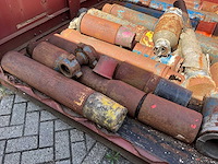 Zeecontainermet divers boorgereedschap "plumbing /x-overs" - afbeelding 7 van  11