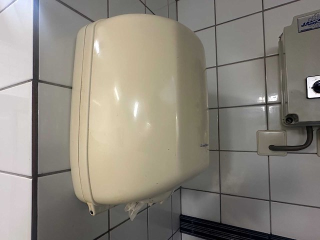 Zeepdispenser en 2 papierdispensers - afbeelding 4 van  4