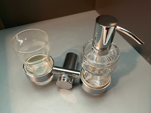 Zeepdispenser met glas - afbeelding 2 van  3
