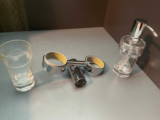 Zeepdispenser met glas - afbeelding 2 van  2