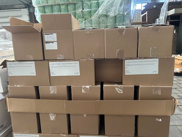 Zeepflacon transparant met zwarte pomp 500 ml witte lotion zeep (576x) - afbeelding 4 van  5