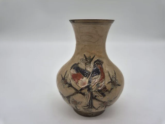 Zeer bijzondere vintage oosterse siervaas – unieke vogel- en bloemdecoratie – vermoedelijk messing – 20e eeuw - afbeelding 4 van  10