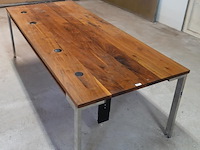 Zeer grote bureautafel met massief houten planken blad - afbeelding 2 van  6