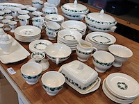 Zeer grote partij wedgwood serviesdelen. aan onderzijde gemerkt - afbeelding 3 van  5
