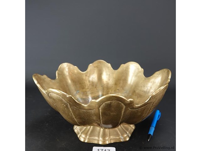 Zeer zware oude bloemvormige schaal - afbeelding 1 van  5