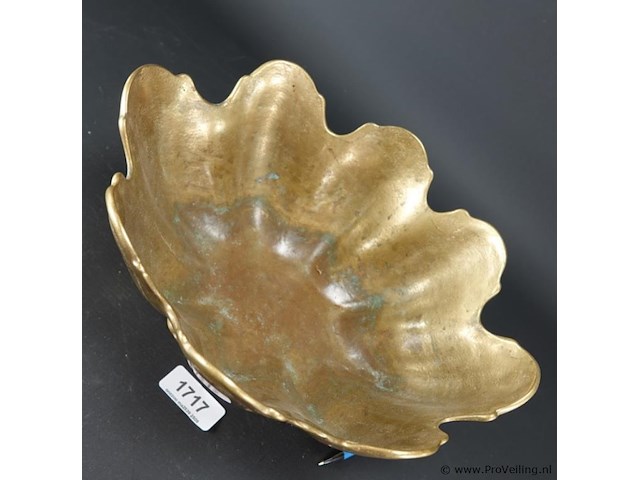 Zeer zware oude bloemvormige schaal - afbeelding 3 van  5