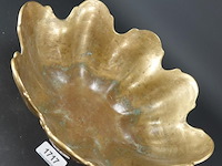 Zeer zware oude bloemvormige schaal - afbeelding 3 van  5