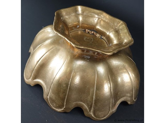 Zeer zware oude bloemvormige schaal - afbeelding 5 van  5