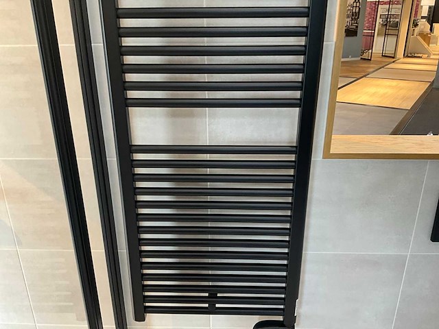 Zehnder - aura - designradiator 50 x 123 cm - afbeelding 4 van  9