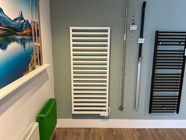 Zehnder - designradiator 60 x 143 cm - afbeelding 2 van  7