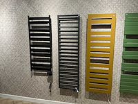 Zehnder - designradiator mat antraciet 155 x 45 cm - afbeelding 1 van  5