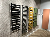 Zehnder - designradiator mat antraciet 155 x 45 cm - afbeelding 2 van  5