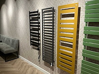 Zehnder - designradiator mat antraciet 155 x 45 cm - afbeelding 3 van  5