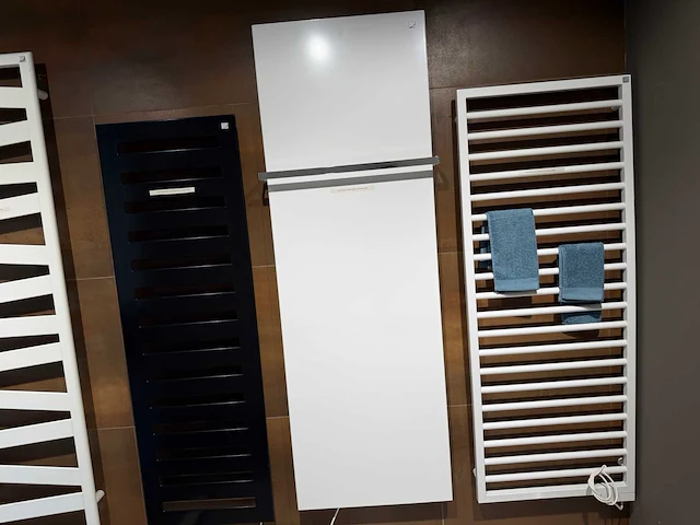 Zehnder - fina lean bar e - designradiator 60 x 180 cm - afbeelding 1 van  8