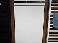 Zehnder - fina lean bar e - designradiator 60 x 180 cm - afbeelding 3 van  8