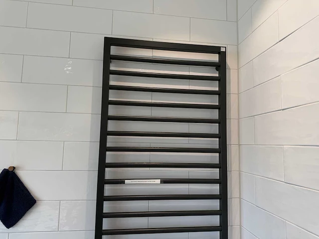 Zehnder - subway e - designradiator 60 x 155 cm - afbeelding 5 van  7