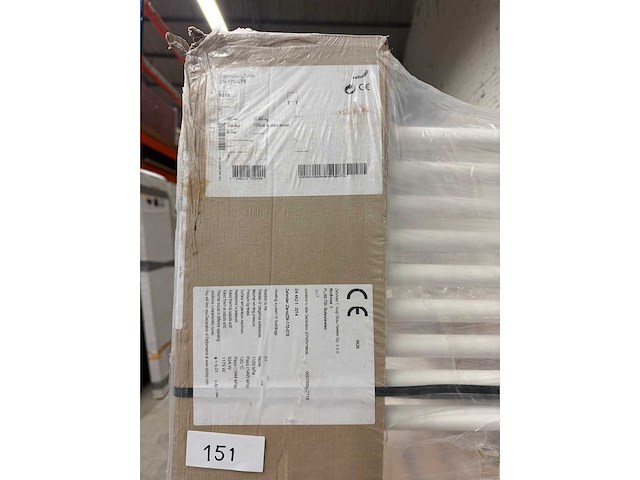 Zehnder - zeno - designradiator 169x75 cm - afbeelding 1 van  4