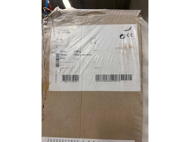 Zehnder - zeno - designradiator 169x75 cm - afbeelding 2 van  4