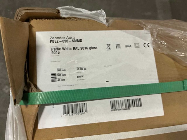 Zehnder aura 50x98x4cm designradiator (18x) - afbeelding 4 van  4