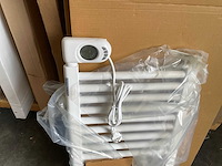 Zehnder aura designradiator elektrisch 79x40 cm - afbeelding 2 van  3