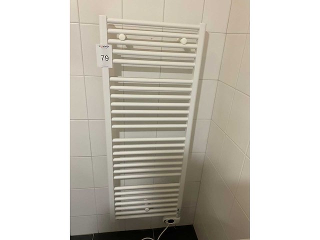 Zehnder aura e designradiator - afbeelding 2 van  4