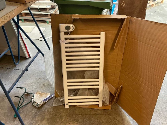 Zehnder aura handdoek radiator - afbeelding 1 van  2