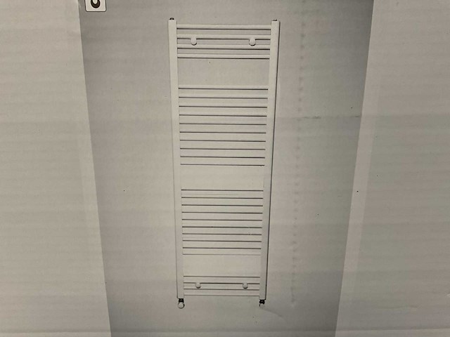 Zehnder aura pbn-180-060-05 designradiator - afbeelding 1 van  3