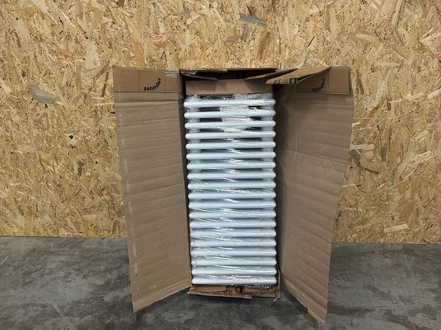Zehnder charleston asv131 designradiator - afbeelding 1 van  5