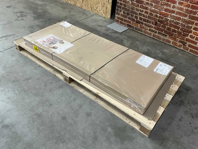Zehnder designradiator metropolitan bar mix wit 1540x600mm (cv 871w+el 750w) - afbeelding 3 van  5