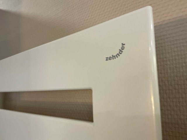 Zehnder metropolitan bar designradiator - afbeelding 2 van  4