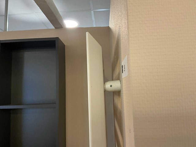 Zehnder metropolitan bar designradiator - afbeelding 3 van  4