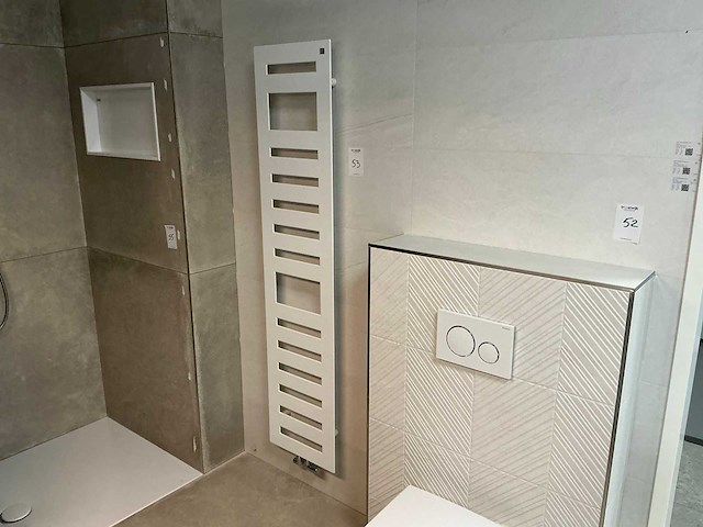 Zehnder metropolitan designradiator - afbeelding 1 van  3