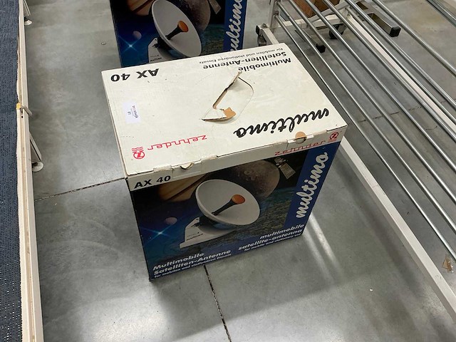 Zehnder multimo ax 40-30 tafel schotelantenne - afbeelding 1 van  3