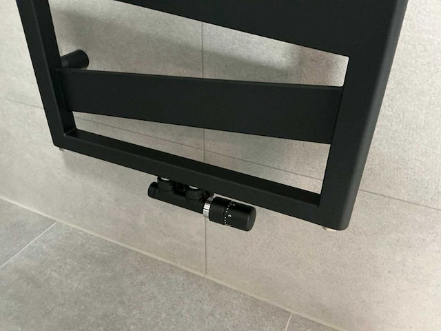 Zehnder ribbon designradiator - afbeelding 2 van  3