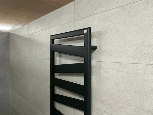 Zehnder ribbon designradiator - afbeelding 3 van  3