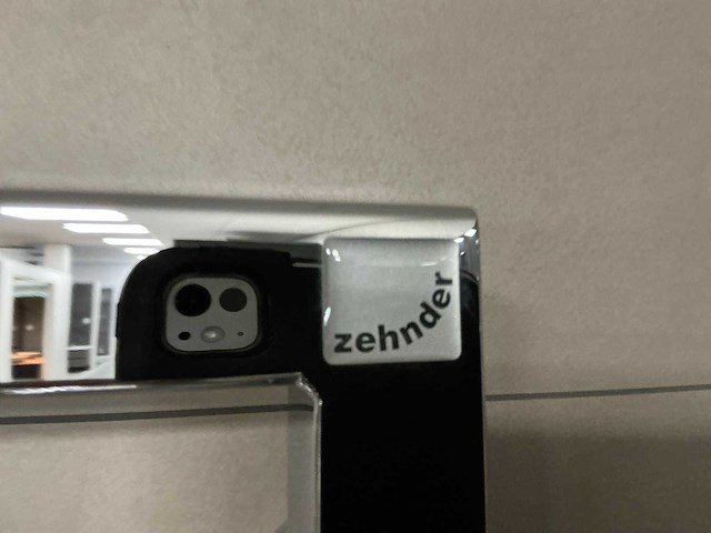 Zehnder subway designradiator - afbeelding 1 van  4