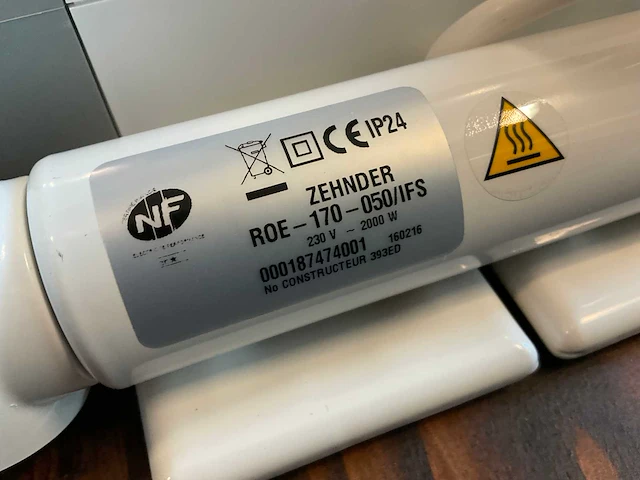 Zehner - elektrische radiator met handdoekdroger - afbeelding 6 van  9