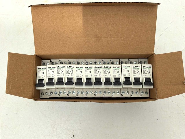 Zekeringsautomaten 16 amp 12x - afbeelding 2 van  3
