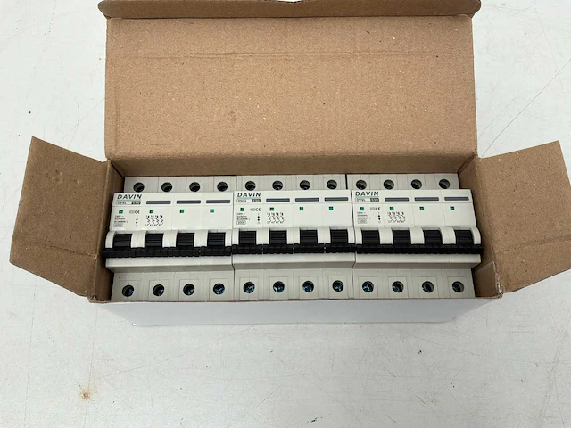 Zekeringsautomaten 50 amp 3x - afbeelding 1 van  3