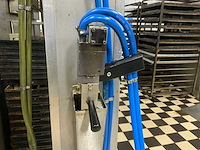Zela 500 bakplaten invetspuit inclusief spuitpistool, drumvat en airpress compressor - afbeelding 3 van  6
