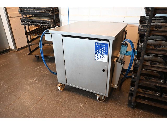 Zela basic 500 rvs invet spuitmachine - afbeelding 1 van  8