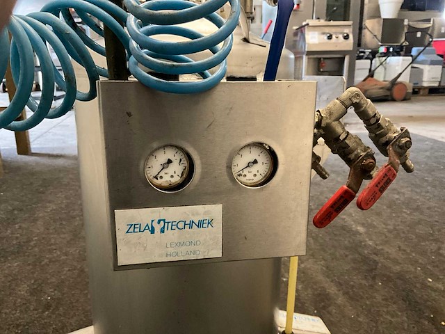 Zela blikkenspuit machine - afbeelding 7 van  9