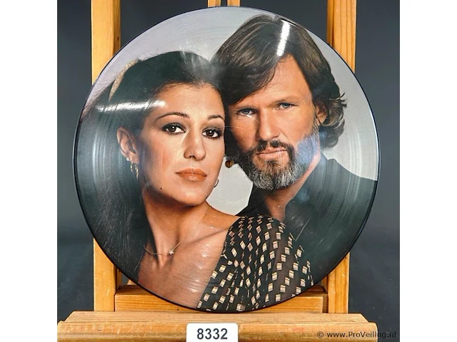 Zeldzame amerikaanse picture disc lp van het album natural act van het muzikale duo kris kristofferson en rita coolidge uit 1979, uitgebracht op a&m records (catalogusnummer pr-4690) - afbeelding 1 van  4