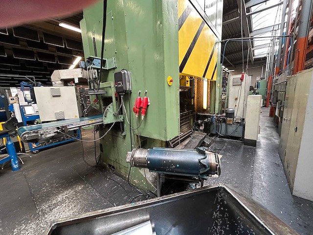 Zelezarna ravne - 1990 - vps 250-600-1200 - hydraulische pers - afbeelding 27 van  78
