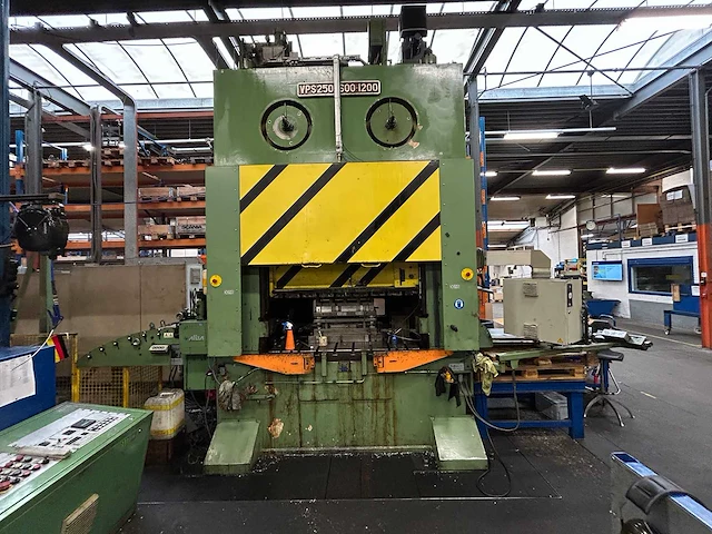 Zelezarna ravne - 1990 - vps 250-600-1200 - hydraulische pers - afbeelding 1 van  86