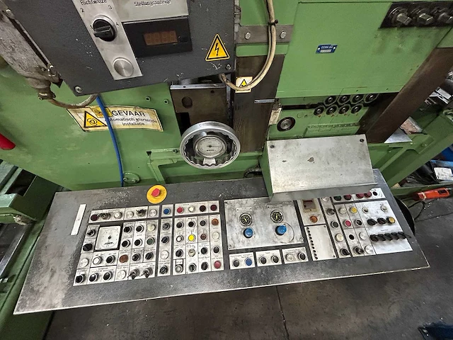 Zelezarna ravne - 1990 - vps 250-600-1200 - hydraulische pers - afbeelding 53 van  86